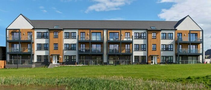 2 Bedroom Flat To Rent In Harewood Croft, Leeds, LS15