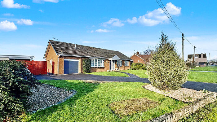 3 Bedroom Detached Bungalow For Sale In West End, Walcott, LN4