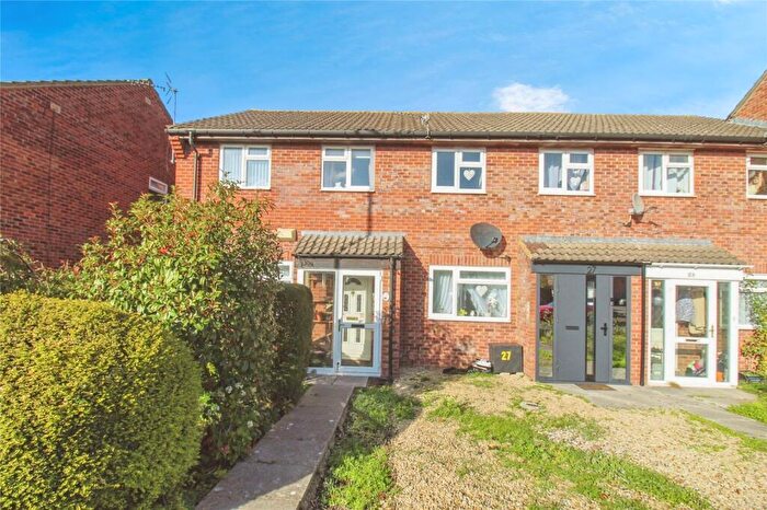 3 Bedroom End Of Terrace House For Sale In Weavers Drive, Trowbridge, BA14
