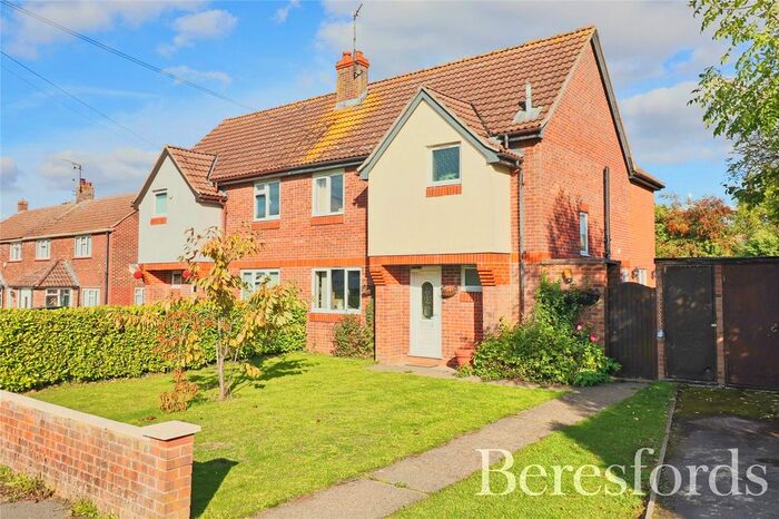 3 Bedroom Semi-Detached House For Sale In Gepps Close, High Easter, CM1