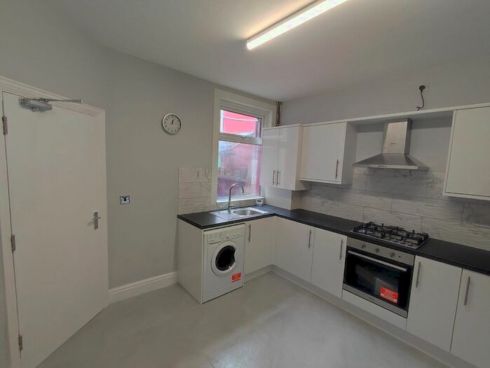 1 Bedroom Property To Rent In Ashburnham Road, Luton, Bedfordshire, LU1