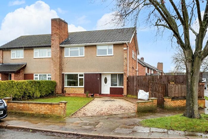3 Bedroom Semi-Detached House For Sale In Woodford Close, Barton Seagrave, NN15