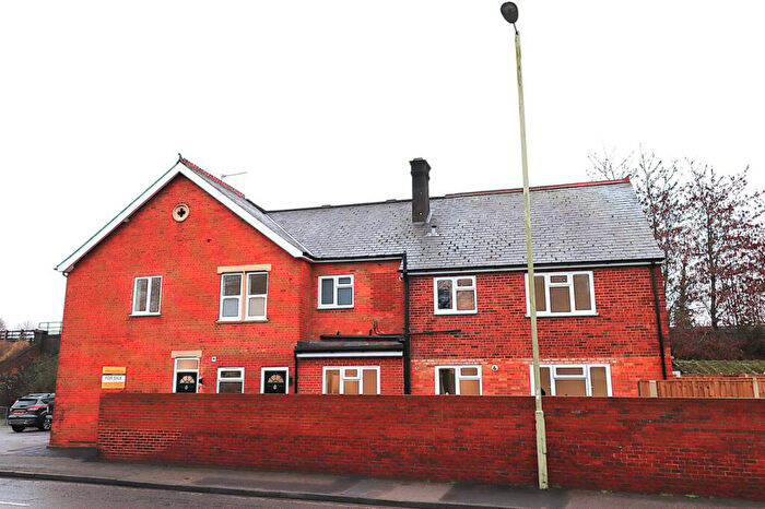 2 Bedroom Maisonette For Sale In Fleet Road, Farnborough, GU14