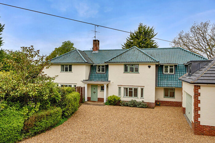 6 Bedroom Detached House For Sale In Greys Road, Henley-on-Thames, Oxfordshire, RG9