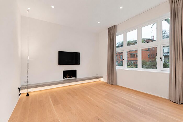 2 Bedroom Apartment To Rent In Lindfield Gardens, Hampstead, London, NW3