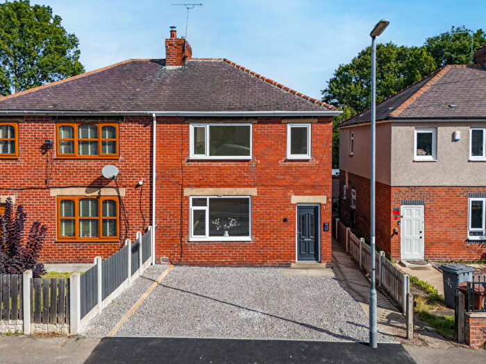 3 Bedroom Semi-Detached House For Sale In Strafford Avenue, Elsecar, Barnsley, S74