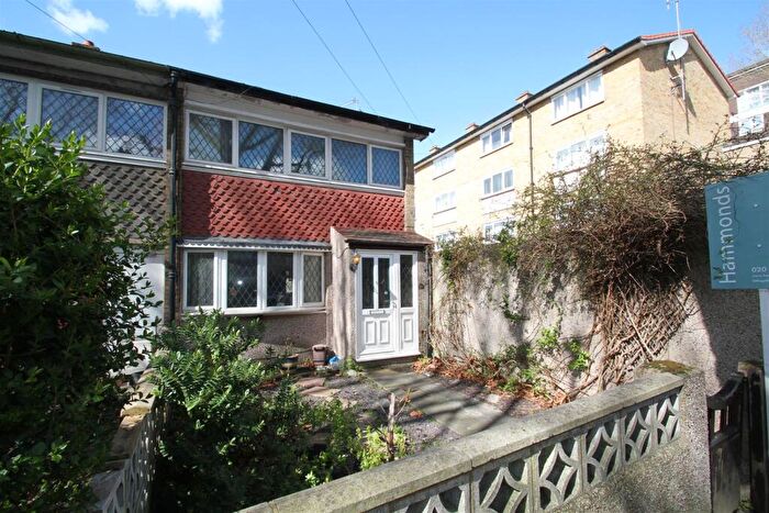 3 Bedroom End Of Terrace House To Rent In Alfred Street, London, E3