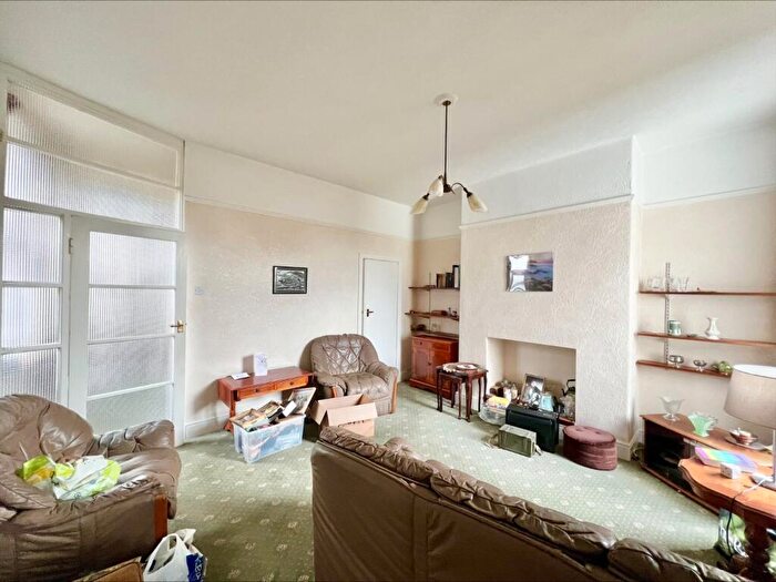 3 Bedroom End Of Terrace House For Sale In Higher Ainsworth Road, Radcliffe, Manchester, Greater Manchester, M26