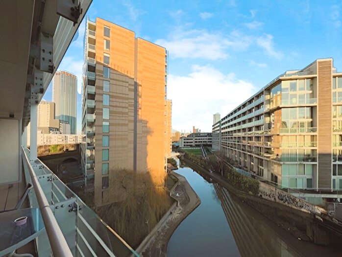 2 Bedroom Apartment To Rent In St Georges Island, Kelso Place, M15