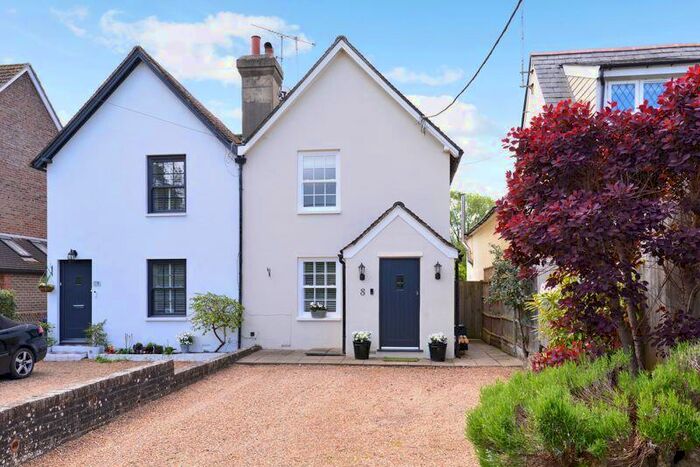 3 Bedroom Semi-Detached House For Sale In Ockley Road, Ewhurst, GU6