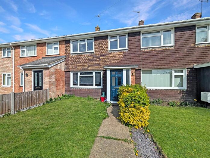 3 Bedroom Terraced House To Rent In Cox Road, Alresdord, CO7