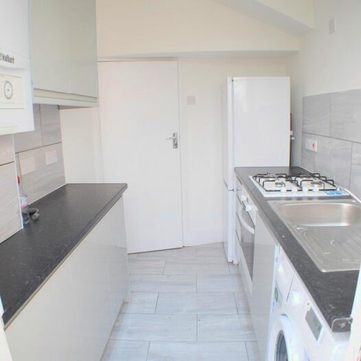 3 Bedroom Semi Detached House To Rent In Boycroft Avenue, London, NW9