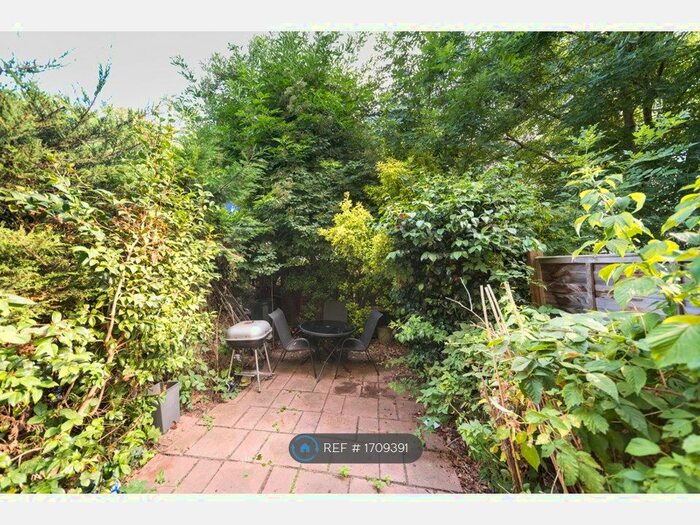 4 Bedroom Maisonette To Rent In Clarence Gardens, London, NW1