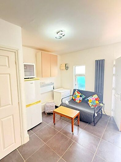 1 Bedroom Flat To Rent In Elmstead Road, Ilford, IG3
