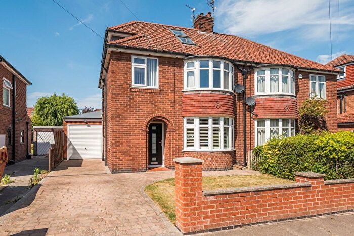 4 Bedroom Semi Detached House For Sale In Oakland Avenue, York, YO31
