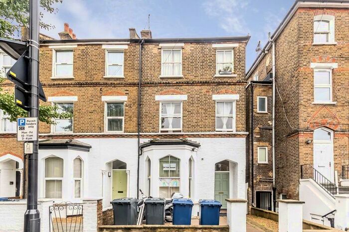 Studio To Rent In York Road, London, W3