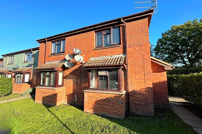 1 Bedroom Flat For Sale In South Road, Ash Vale, Surrey, GU12