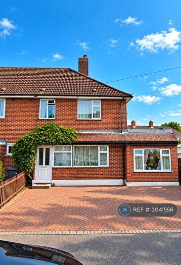 6 Bedroom Semi-Detached House To Rent In Greenwood Avenue, Waltham Cross, EN7