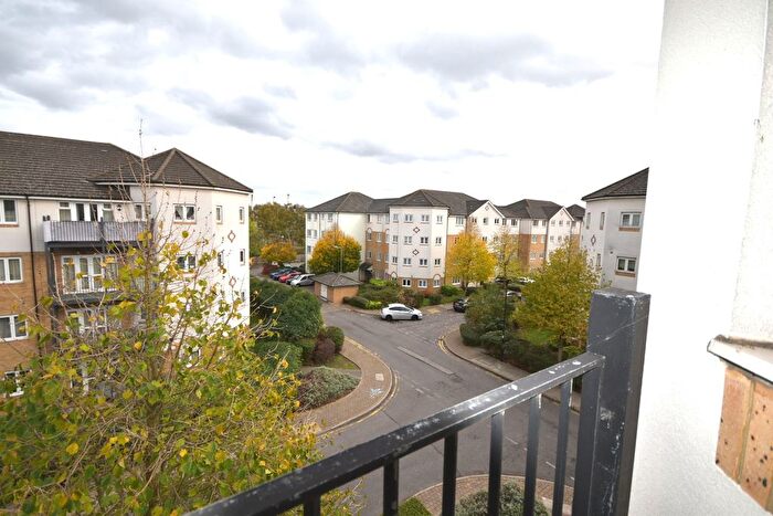 2 Bedroom Flat For Sale In Enstone Road, Enfield, EN3