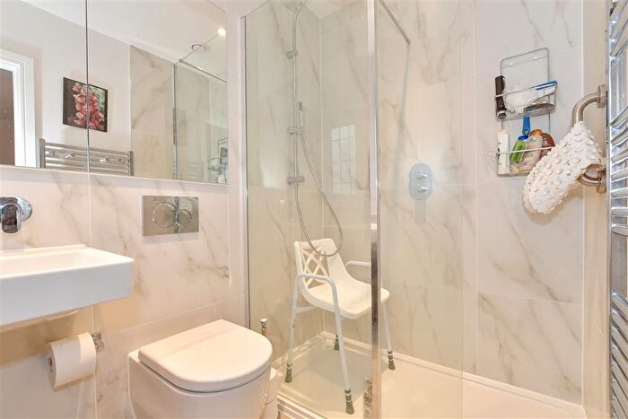 2 Bedroom Flat For Sale In Tilney Drive, Horsham, West Sussex, RH12