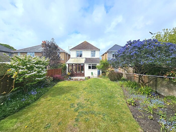 3 Bedroom Detached House For Sale In Houlton Road, Poole, BH15