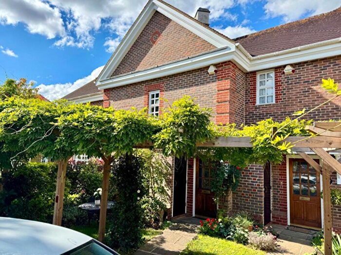 2 Bedroom Retirement Property For Sale In Britwell Drive, Castle Village, Berkhamsted, Hertfordshire, HP4