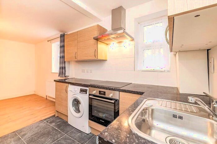 1 Bedroom Flat To Rent In St. Albans Road, Watford, Hertfordshire, WD24