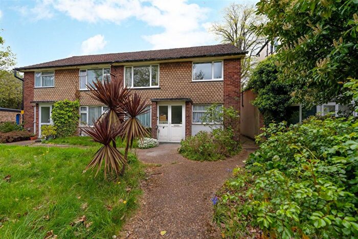 2 Bedroom Maisonette For Sale In Ravenswood Gardens, Isleworth, TW7