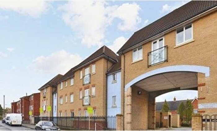 3 Bedroom Flat To Rent In Manchester Court, Garvary Road, London, E16