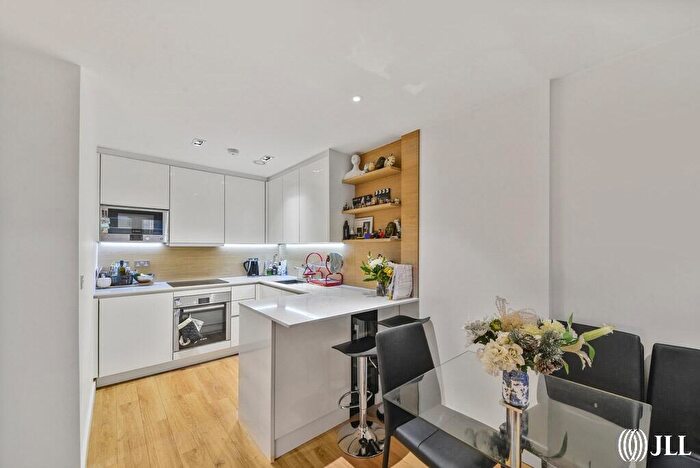 1 Bedroom Apartment For Sale In Rivulet Apartments, Devan Grove, N4