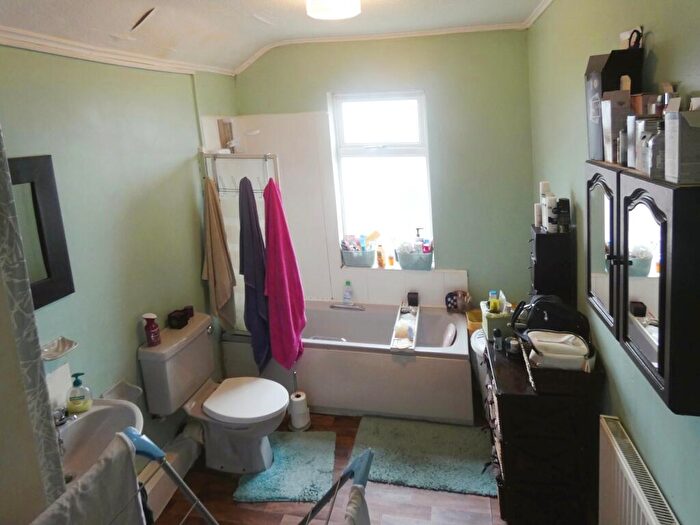 2 Bedroom End Of Terrace House To Rent In Bolsover Street, Mansfield, NG18