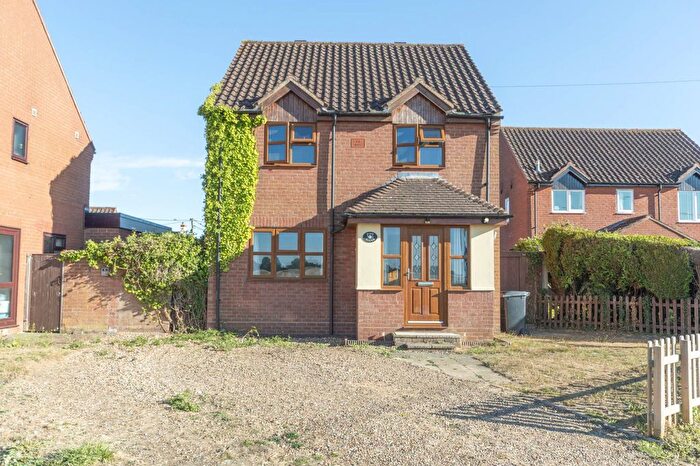 3 Bedroom Detached House For Sale In The Street, Tibenham, NR16