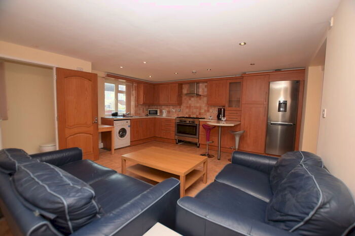 4 Bedroom Ground Flat To Rent In Manx Road, Horfield, BS7