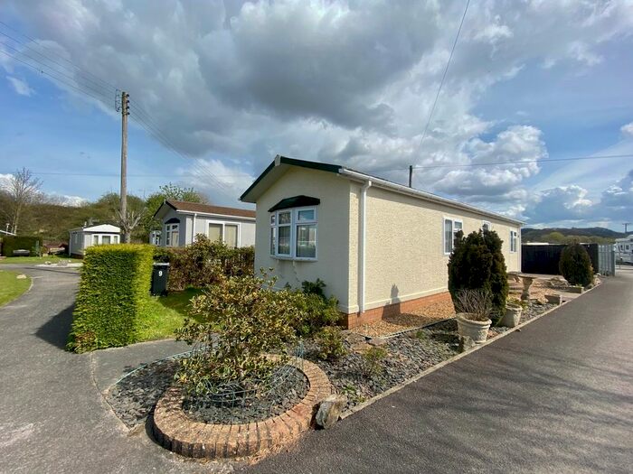 2 Bedroom Mobile/park Home For Sale In Moorhouse Lane, Hallen, Bristol, BS10