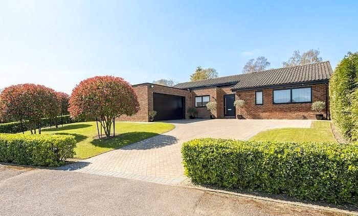 4 Bedroom Detached Bungalow For Sale In The Deerings, Harpenden, AL5
