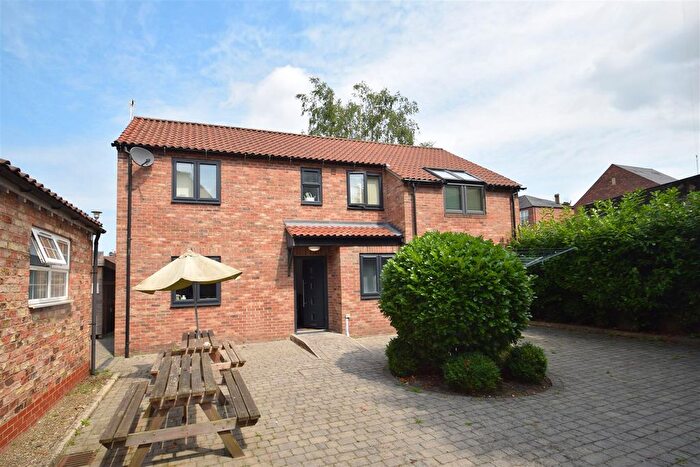 4 Bedroom Property To Rent In Lawrence Street, York, YO10