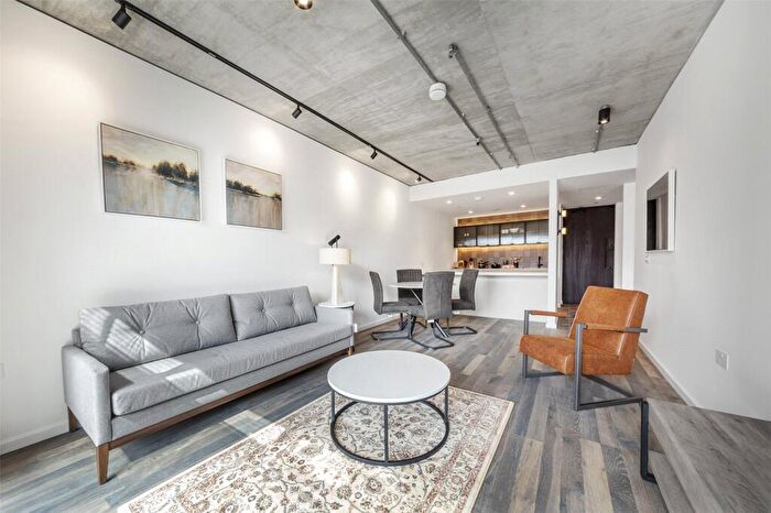 2 Bedroom Apartment To Rent In Lawrence Road, London, N15