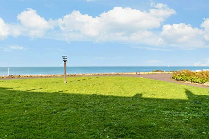 1 Bedroom Flat For Sale In Fort Crescent, Margate, Kent, CT9