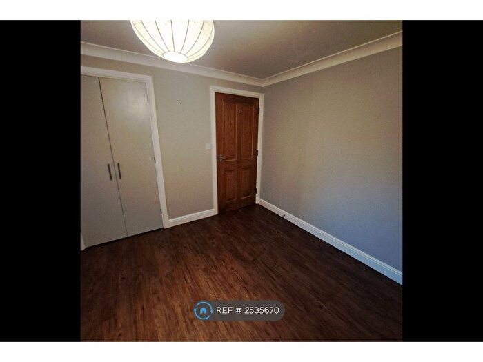 2 Bedroom Flat To Rent In Dorchester Court, Yeovil, BA20