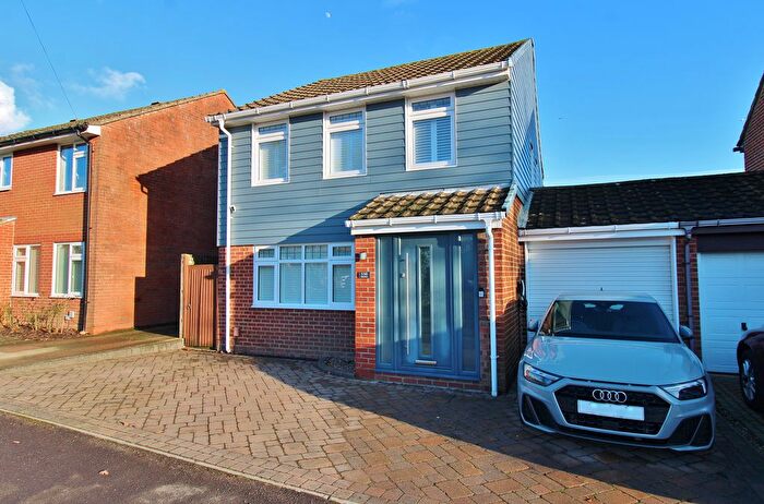 4 Bedroom Link Detached House For Sale In Old Street, Hill Head, Fareham, PO14