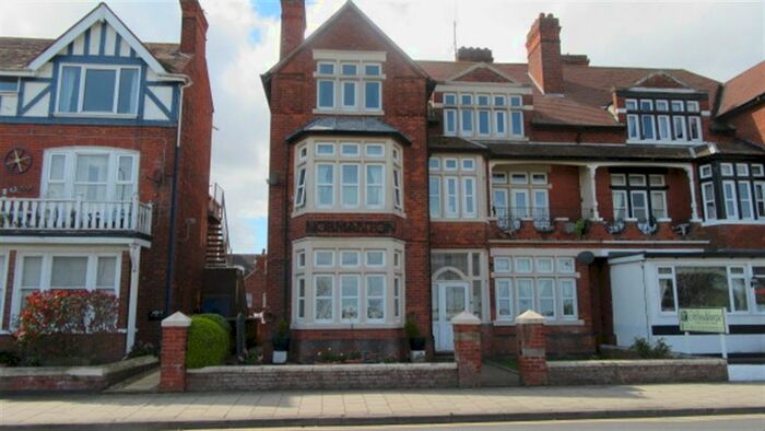 1 Bedroom Flat To Rent In South Parade, Skegness, PE25
