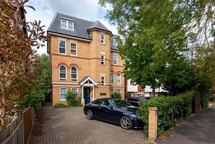 1 Bedroom Flat To Rent In The Avenue, Worcester Park, KT4