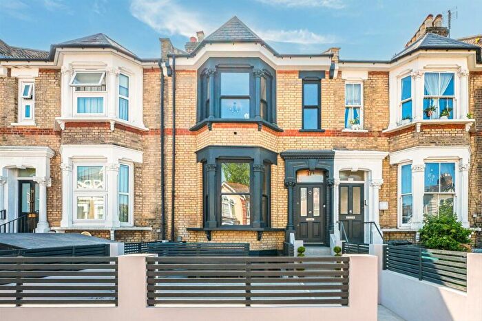 5 Bedroom House To Rent In Grayling Road, Grayling Road, N16