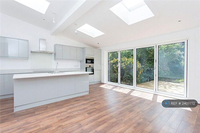 5 Bedroom Semi-Detached House To Rent In Westside, London, NW4