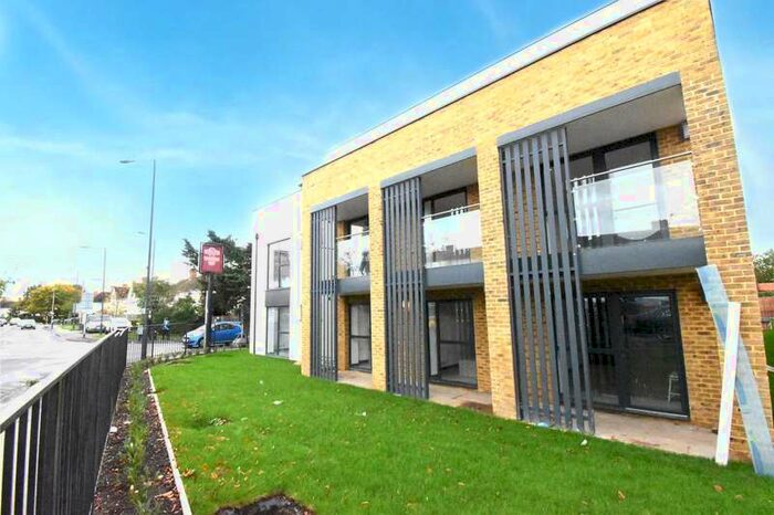 2 Bedroom Apartment To Rent In Harrow Lane, Maidenhead, SL6