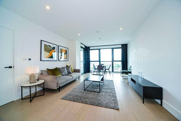 1 Bedroom Flat To Rent In Pearson Building, London Square, CR0