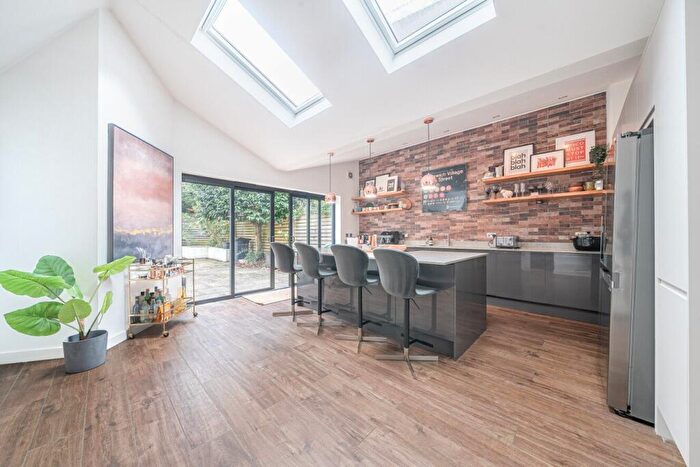 4 Bedroom End Of Terrace House For Sale In Albyfield, Bickley, BR1