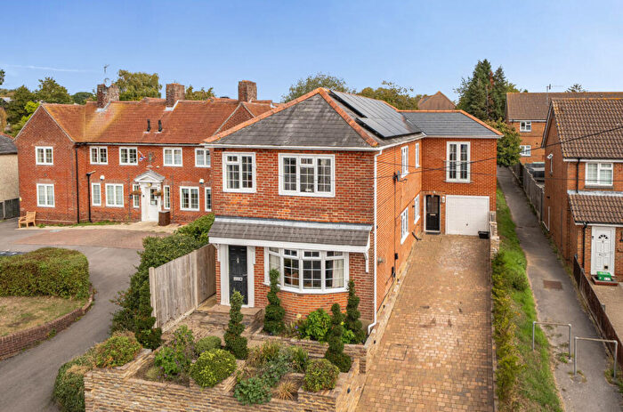 4 Bedroom Detached House For Sale In New Road, Netley Abbey, Southampton, Hampshire, SO31