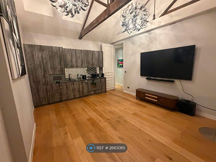 3 Bedroom Flat To Rent In Eccleston Square, London, SW1V
