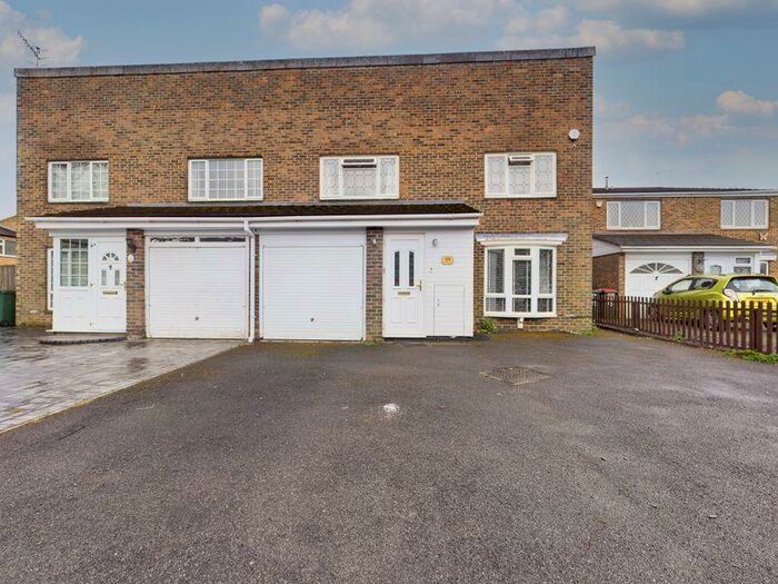 4 Bedroom Semi-Detached House To Rent In Broadfield, Crawley, RH11